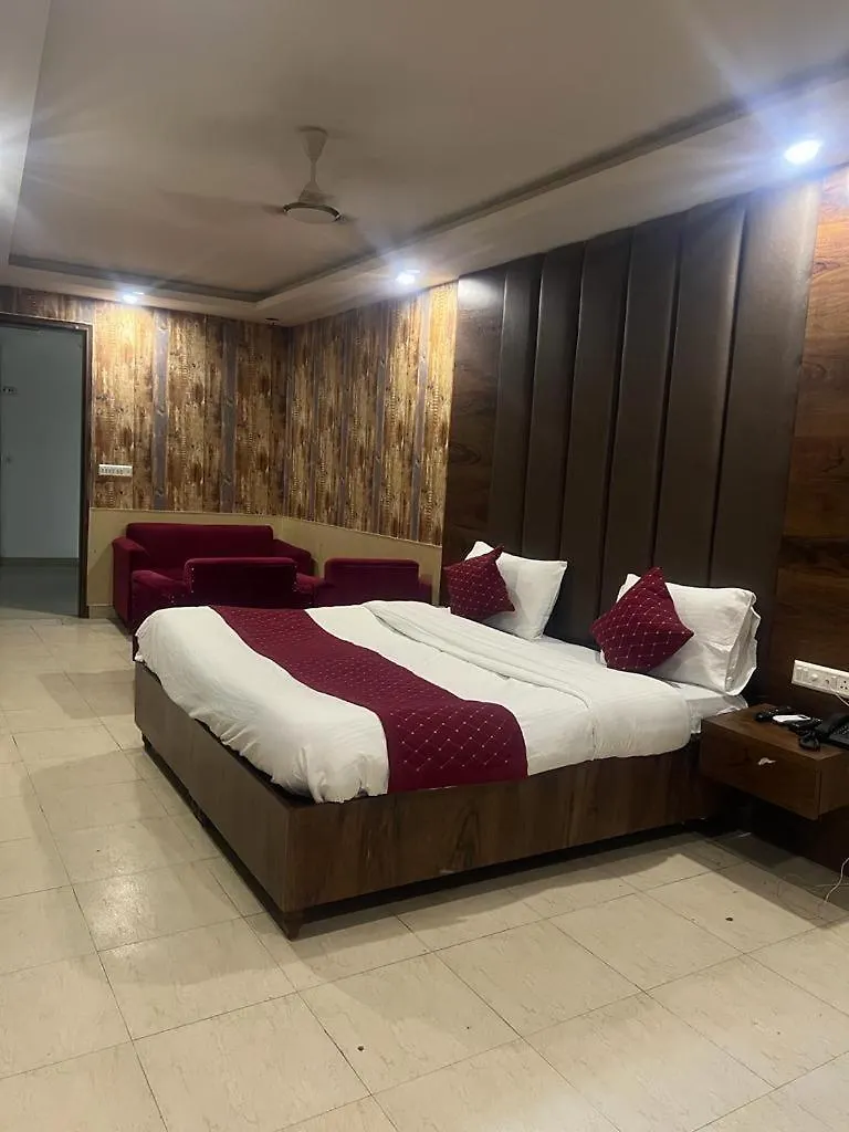 **  Hotel Hanuwant Palace New Delhi India